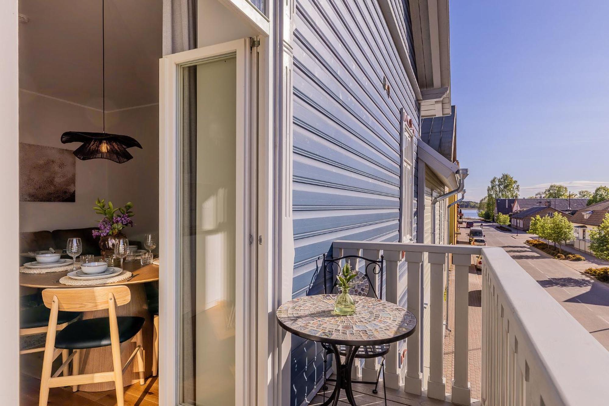 Freinholdi Maja Kuelaliskorter 3 - Balcony Íbúð Voru